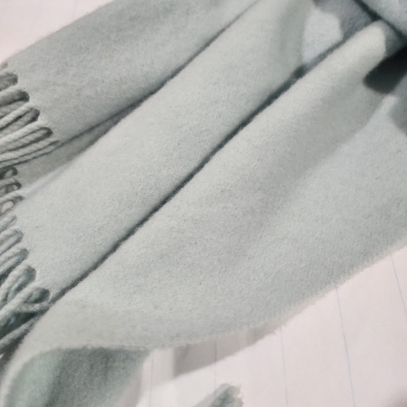 DKNY SHAWL / SCARF Cashmere - Picture 11 of 13